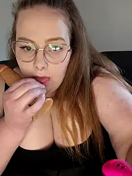  Julie x online show from December 7, 2024, 12:45 pm