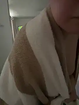 lolitalamasbonita01 online show from February 10, 2025, 9:36 pm