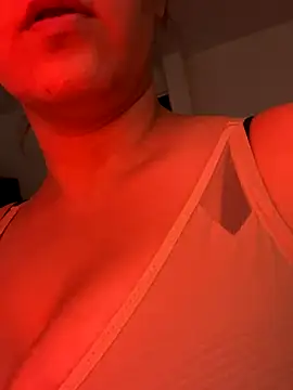 lolitalamasbonita01 online show from September 18, 2025, 9:39 pm