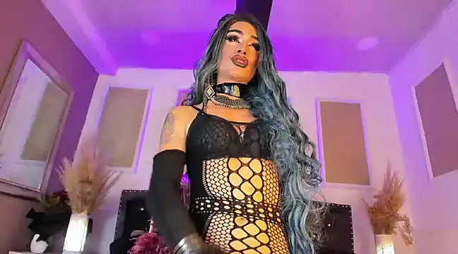 queen satin online show from March 11, 2025, 7:04 am