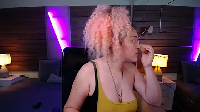 Kateryn  online show from January 25, 2025, 8:21 pm