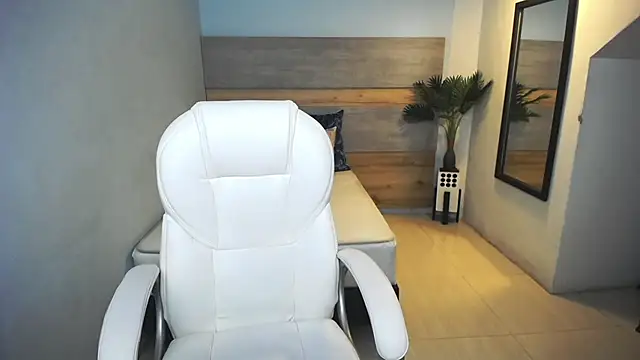 liseth fox online show from December 28, 2024, 12:13 pm