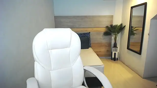 liseth fox online show from January 13, 2025, 7:53 pm