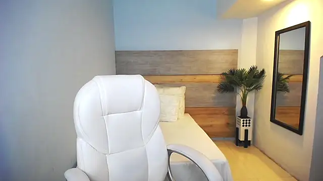 liseth fox online show from February 3, 2025, 7:21 pm