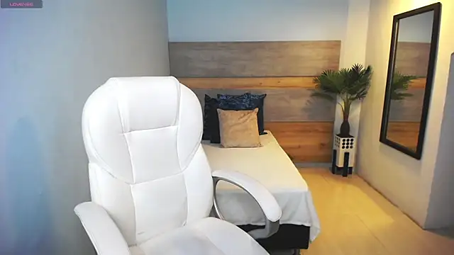 liseth fox online show from February 6, 2025, 11:15 pm