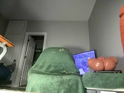 ChiRaqb8 online show from March 31, 2026, 8:04 am