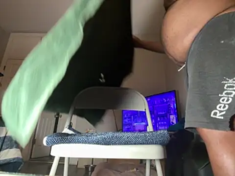 ChiRaqb8 online show from April 11, 2026, 4:06 am