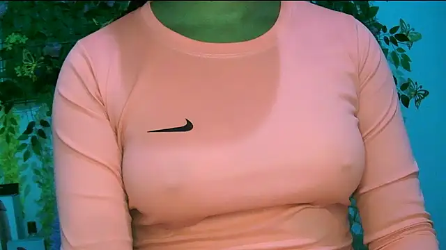 Snapshot of Crysrus chatting on December 15, 2025, 8:46 pm Crysrus online show from December 15, 2025, 8:46 pm