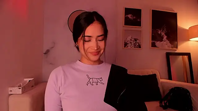 lara madisson online show from February 17, 2026, 5:59 am