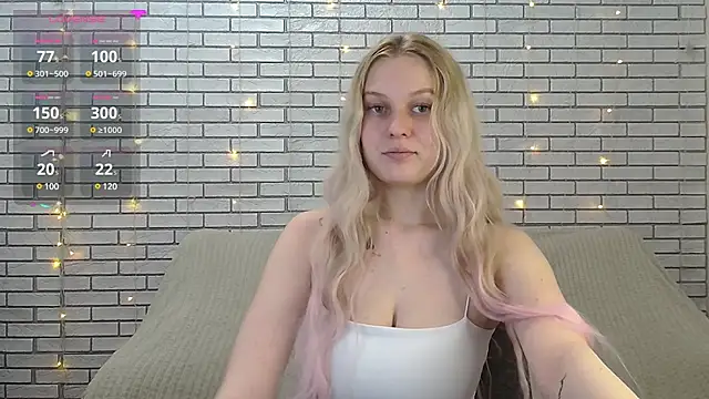 Snapshot of EmiliaDuchess chatting on December 12, 2024, 1:39 pm EmiliaDuchess online show from December 12, 2024, 1:39 pm