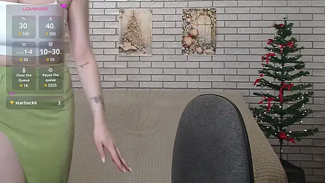 Snapshot of EmiliaDuchess chatting on January 10, 2025, 3:27 pm EmiliaDuchess online show from January 10, 2025, 3:27 pm