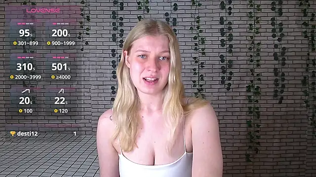 Snapshot of EmiliaDuchess chatting on September 9, 2025, 11:21 am EmiliaDuchess online show from September 9, 2025, 11:21 am