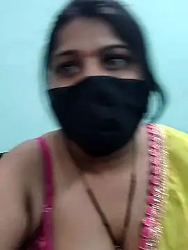 Snapshot of Hotty-simran chatting on October 3, 2025, 4:42 am Hotty-simran online show from October 3, 2025, 4:42 am