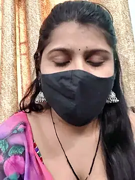 Snapshot of Hotty-simran chatting on October 18, 2025, 4:37 am Hotty-simran online show from October 18, 2025, 4:37 am