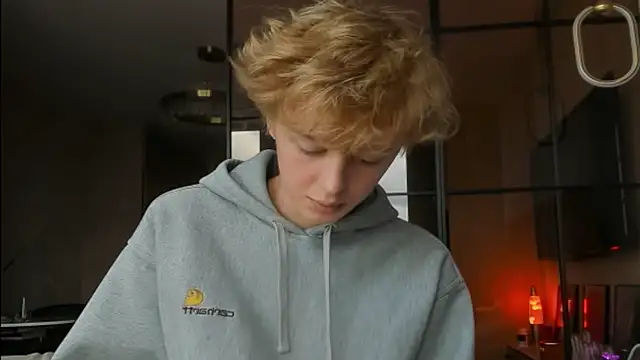 agelandreww online show from April 23, 2026, 3:14 pm