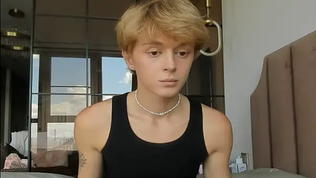 agelandreww online show from April 27, 2026, 10:46 am