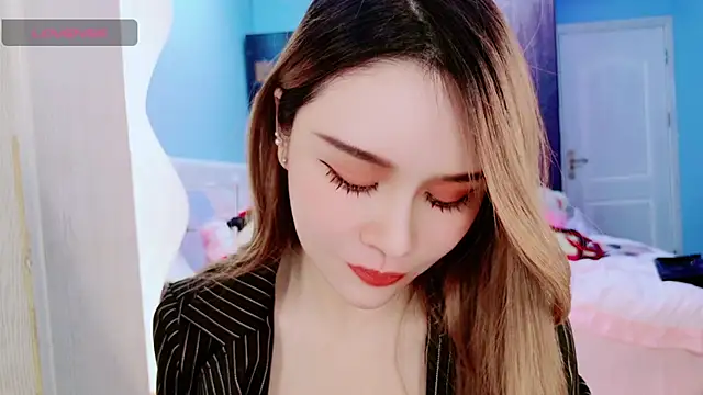 HU131452 online show from December 10, 2024, 8:16 pm