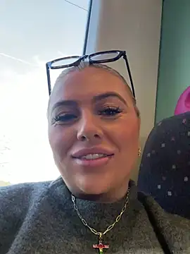 Arabellalee23 online show from December 19, 2024, 10:45 am