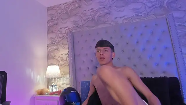 Kev jenner online show from December 27, 2024, 10:37 pm