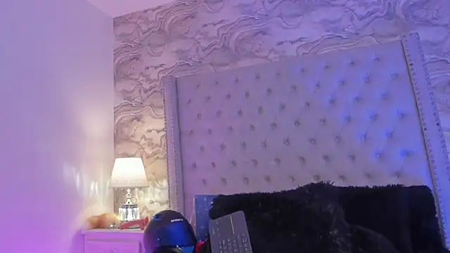 Kev jenner online show from December 28, 2024, 1:39 am