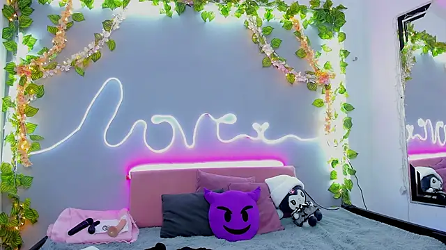 YouliteSllut2 online show from December 28, 2024, 1:08 am