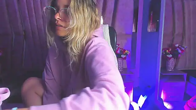 Olivia Fox69 online show from December 28, 2024, 6:28 am
