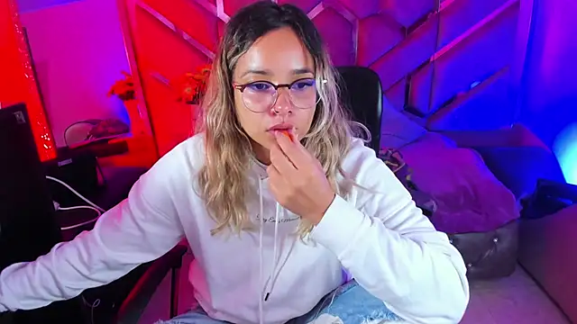 Olivia Fox69 online show from November 29, 2025, 3:42 am