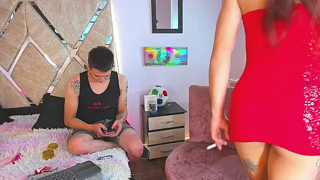 parejacaliente20154 online show from October 25, 2025, 4:02 pm