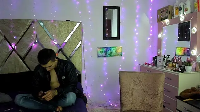 parejacaliente20154 online show from November 27, 2025, 9:00 am