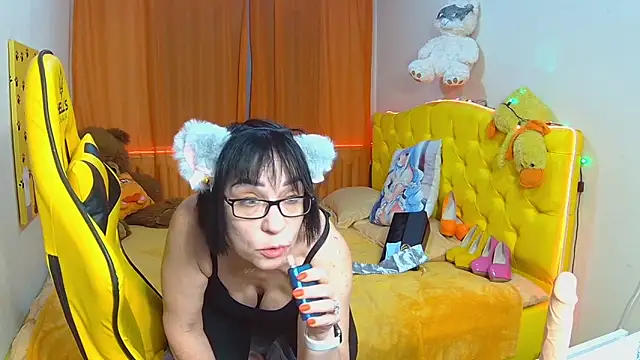 Snapshot of SandraHormas chatting on February 6, 2025, 5:09 pm SandraHormas online show from February 6, 2025, 5:09 pm