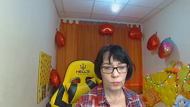 Snapshot of SandraHormas chatting on March 11, 2025, 1:56 pm SandraHormas online show from March 11, 2025, 1:56 pm