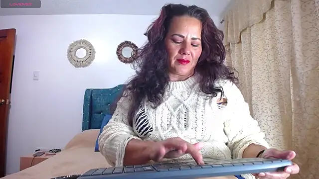 sofiamature01 online show from July 11, 2026, 9:38 pm