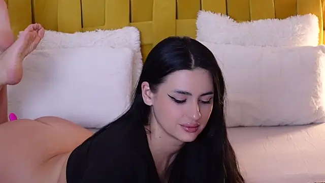 RanyaHermes online show from December 18, 2025, 9:21 pm