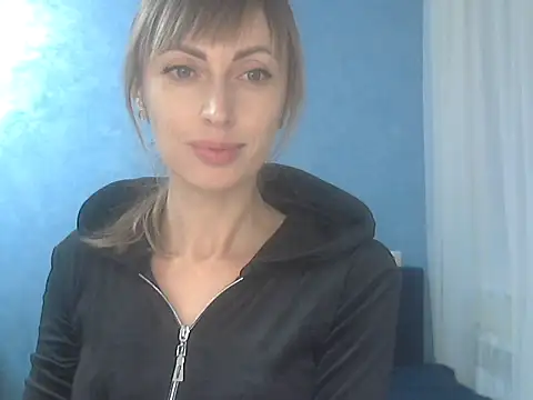 EffectMaya online show from October 2, 2025, 12:45 pm