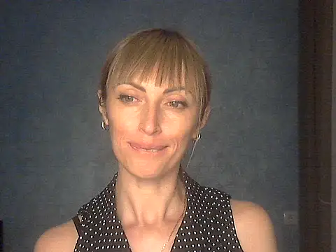EffectMaya online show from June 2, 2026, 6:43 pm