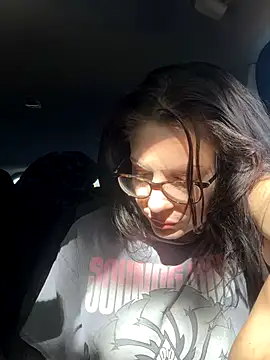 BeautifulMesss online show from October 23, 2025, 3:33 pm