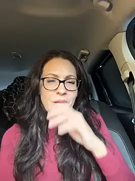 BeautifulMesss online show from November 9, 2025, 3:10 pm