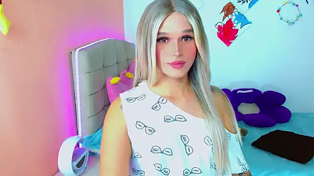 TaylorMon online show from October 14, 2025, 1:50 am