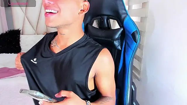 Backsex boy online show from February 24, 2025, 3:09 pm