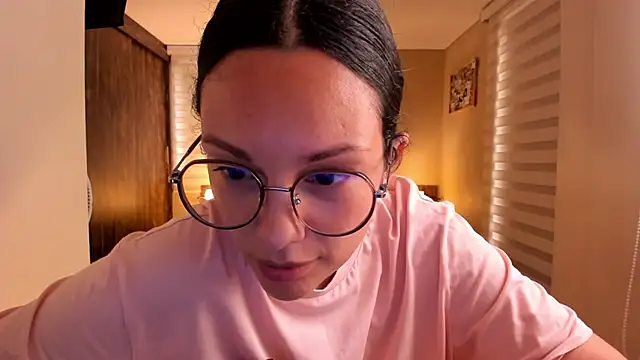 anabel 025 online show from December 13, 2025, 8:04 pm