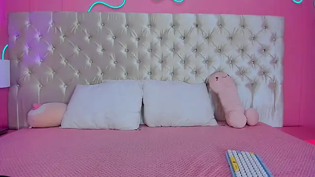 Julieta Cortes   online show from February 27, 2026, 12:16 pm