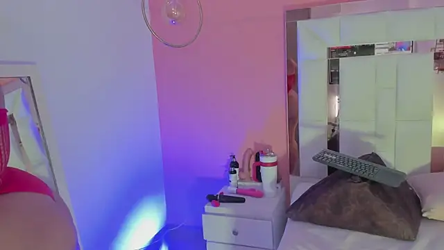 Alanna hot3 online show from February 14, 2026, 7:43 pm