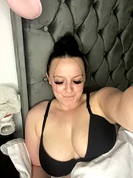 riri bstvx online show from October 14, 2025, 4:08 pm