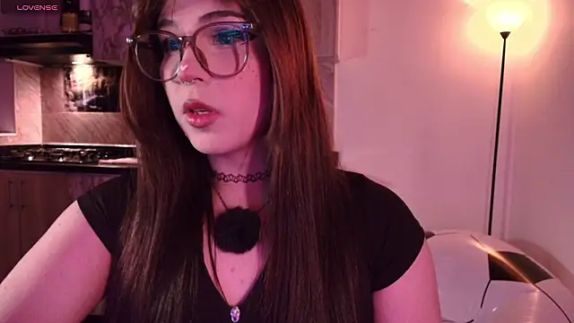 Yuri Stars online show from February 9, 2026, 4:05 am