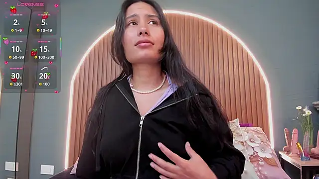 NayeCloud online show from October 4, 2025, 11:47 pm