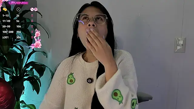 NayeCloud online show from April 16, 2026, 5:08 am