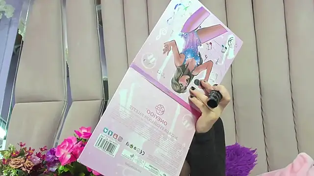 Snapshot of Sasha_Petitte chatting on November 13, 2025, 3:49 am Sasha Petitte online show from November 13, 2025, 3:49 am