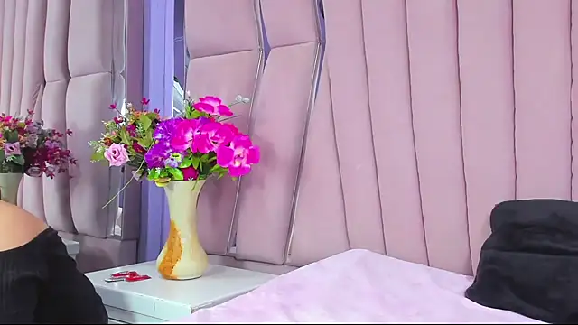 Snapshot of Sasha_Petitte chatting on December 3, 2025, 3:47 am Sasha Petitte online show from December 3, 2025, 3:47 am