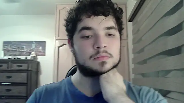 Snapshot of Himbo_fox chatting on June 15, 2026, 7:43 am Himbo fox online show from June 15, 2026, 7:43 am