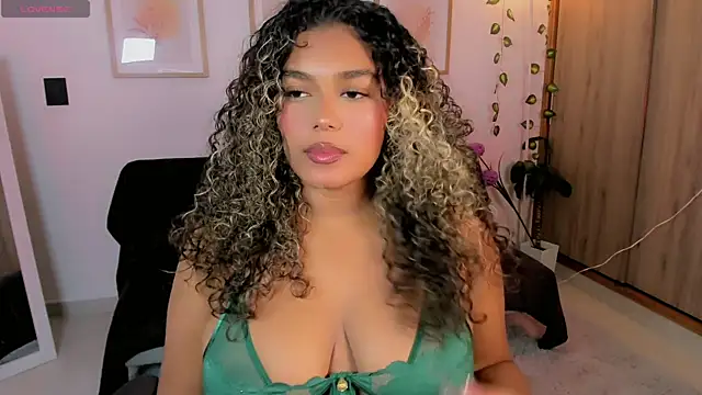 Snapshot of aleja_montiel__ chatting on May 7, 2026, 9:31 pm aleja montiel online show from May 7, 2026, 9:31 pm